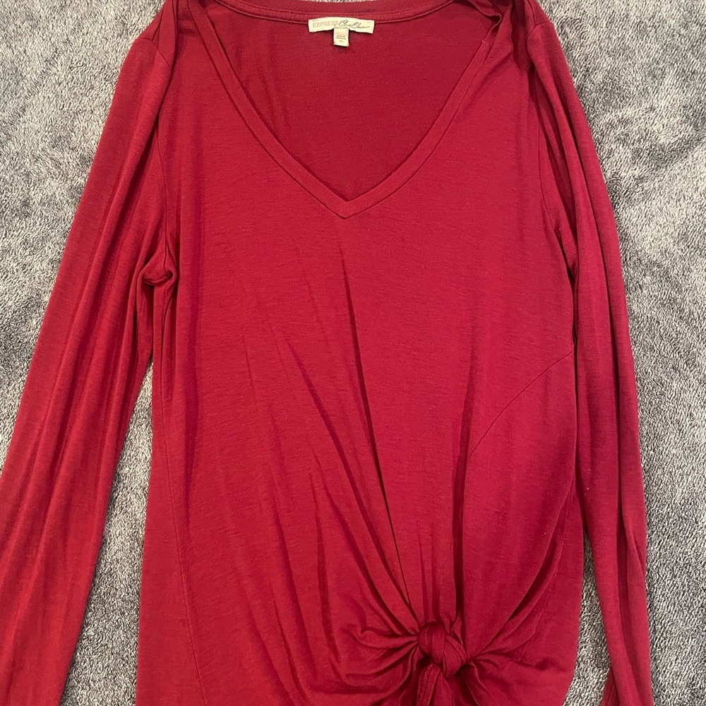 Women’s lightweight long sleeve shirt.